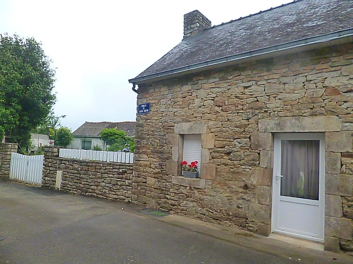 Gite Au Calme Centre Finistere Jardin Clos Tregourez Bagian luar foto